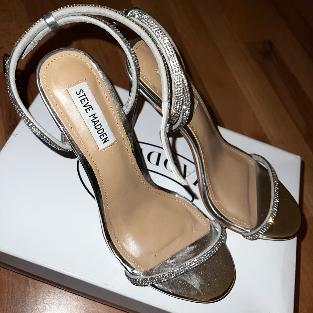 Sexy style diamond open toe heels.